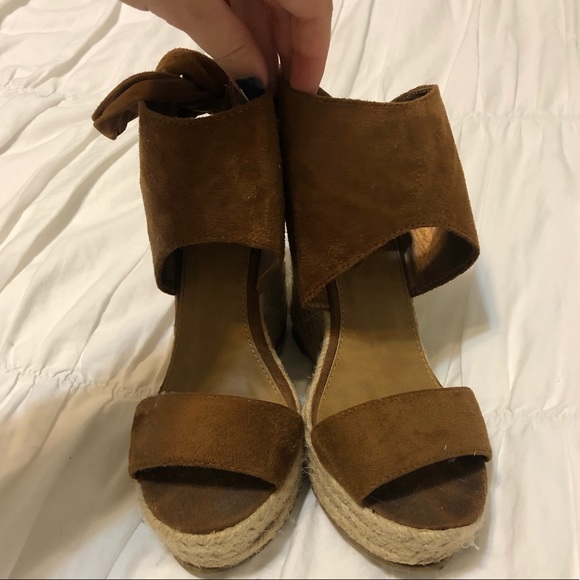 Tan Wedges - Picture 2 of 3